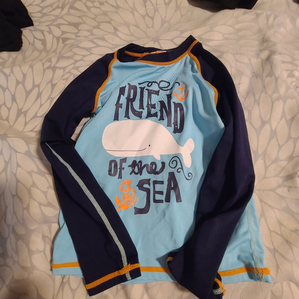Boys 3T swimshirt #109